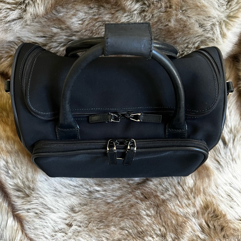 💄 Gucci Black Nylon Toiletry / Travel Bag - Picture 3 of 9